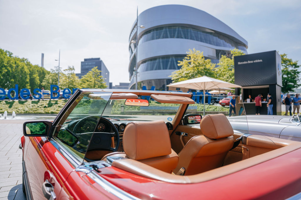foto cars and coffee Mercedes Benz museum stuttgart 2024